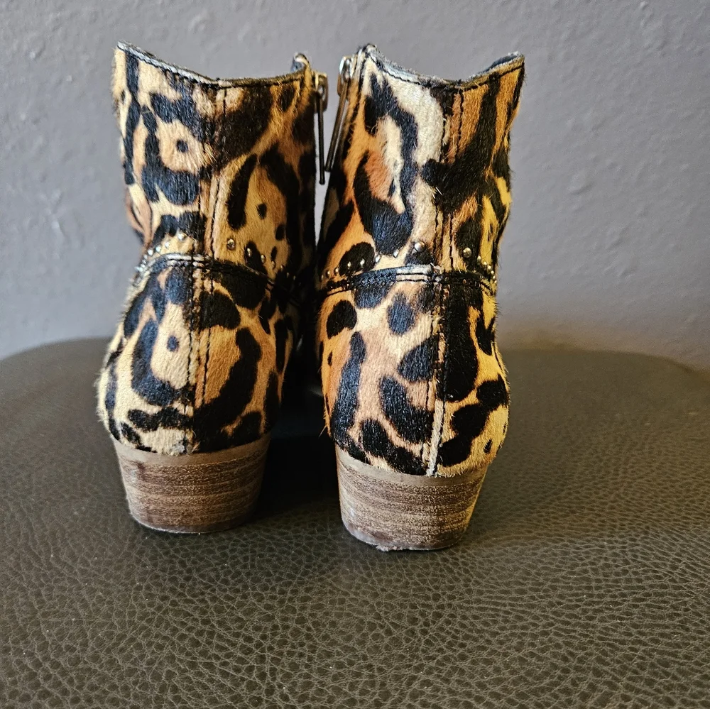 Gianni Bini Tinslea Ankle‎ Boots Womens Size 5.5 Animal Print Calf Hair Leopard